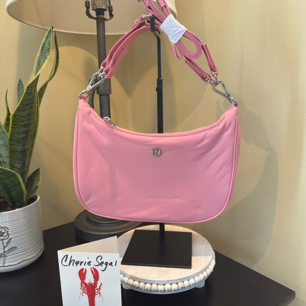 Lululemon athletica City Essentials bag